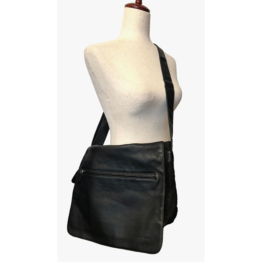Vtg FOSSIL Leather Crossbody Messenger Flap Bag Black Laptop Business Career Y2K